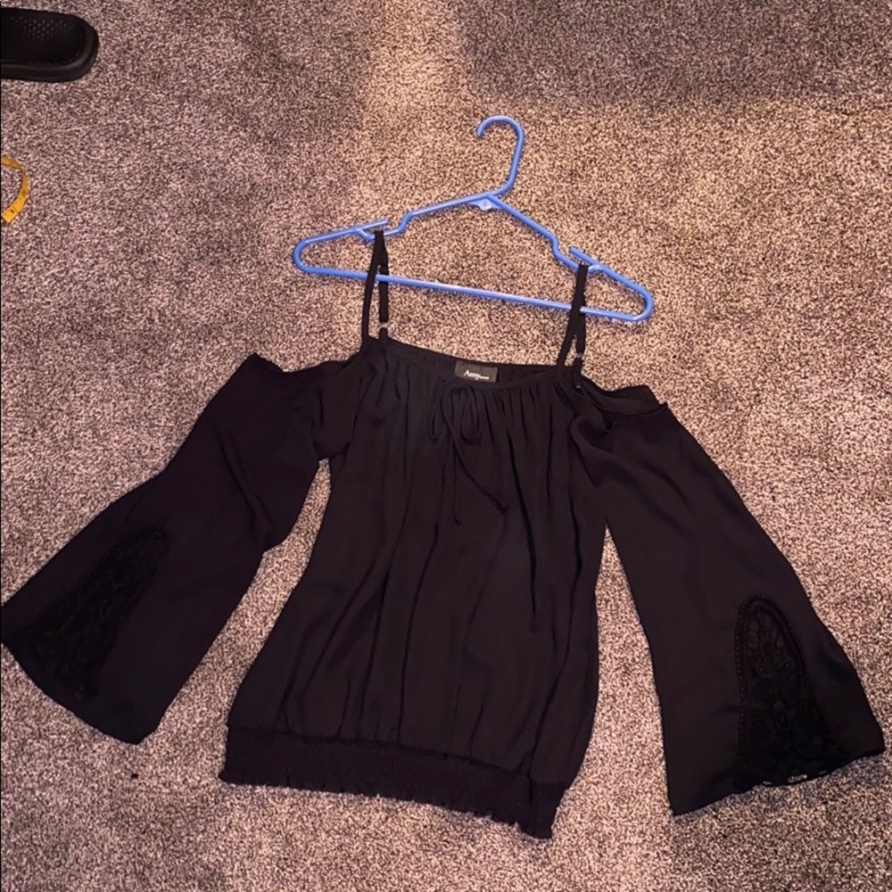 Open shoulder tank